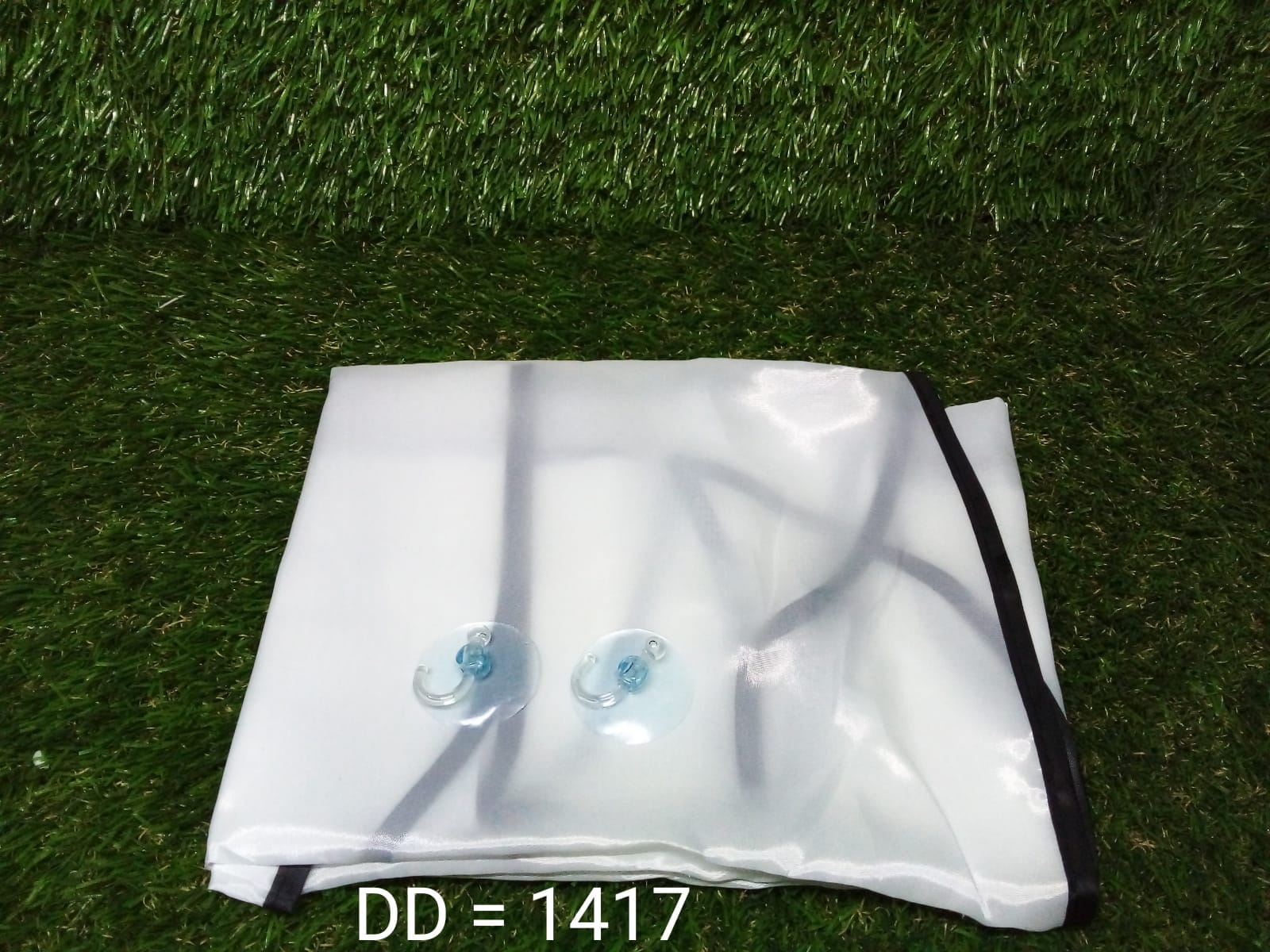 Beard apron with suction cups to catch hair clippings Beard apron with suction cups to catch hair clippings